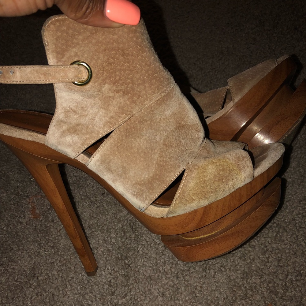 Jessica Simpson heels